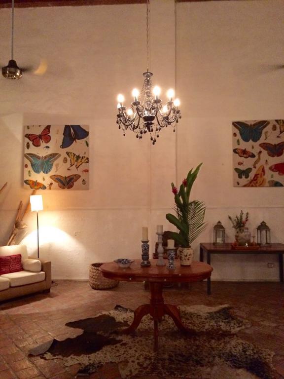 Hotel Portal De La Marquesa Mompos Exterior foto Butterfly paintings